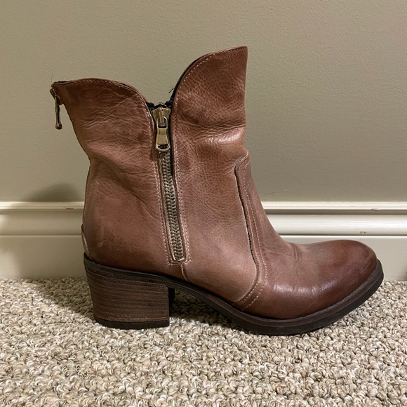 Intrigo leather ankle boots, size 38. Like new. - Picture 3 of 3